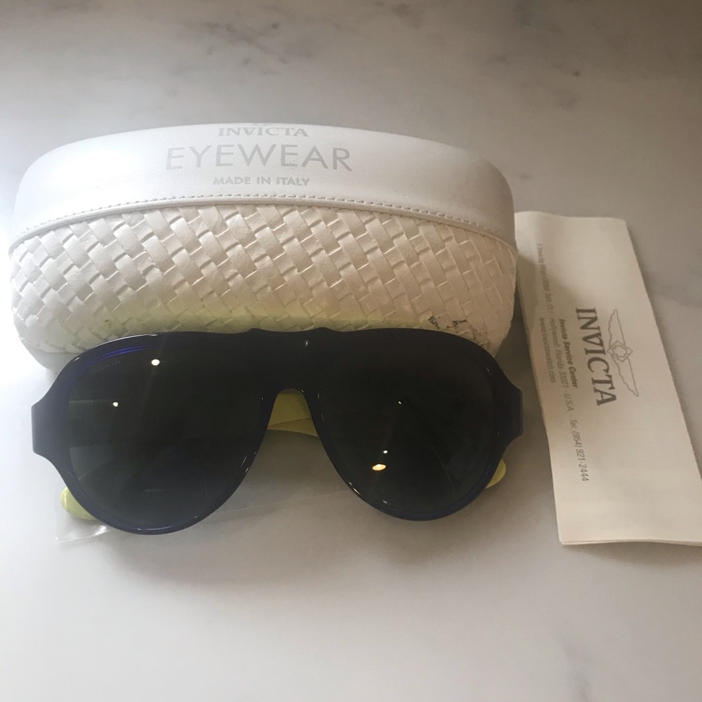 💥SALE💥INVICTA sunglasses